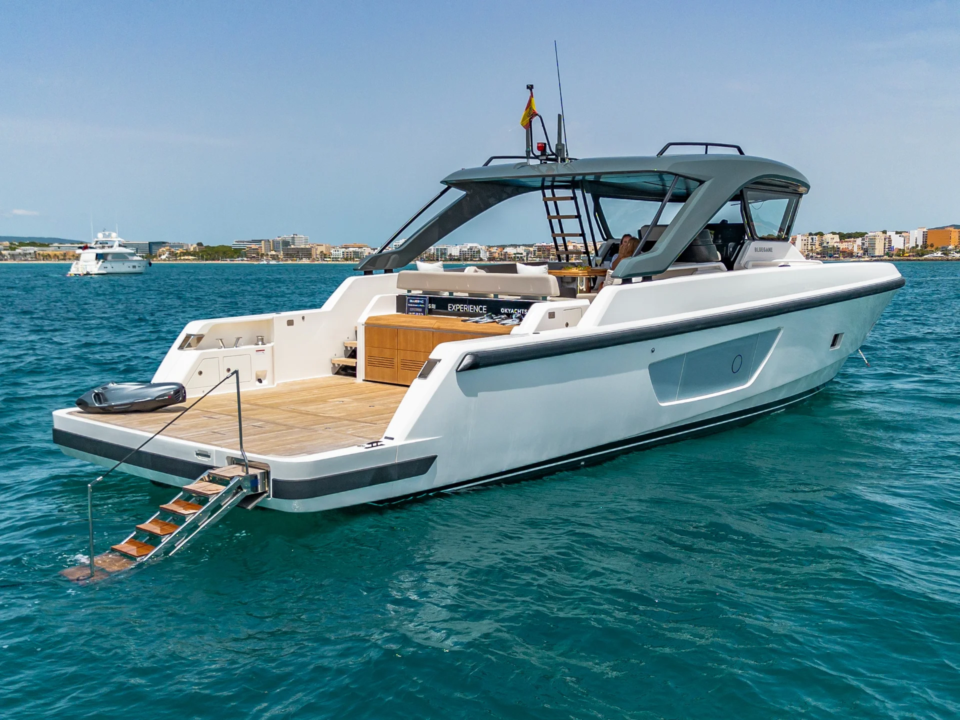 Yacht provisioning team handing over a chilled crate at a Mallorca marina